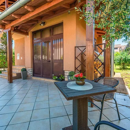 Stunning In With Kitchen Rovigno